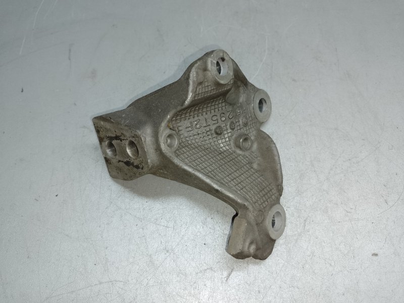 Крепление балки подвески переднее левое ACURA TLX 14-17 2016 2.4 K24W7 50295-T2F-A01 Б/У