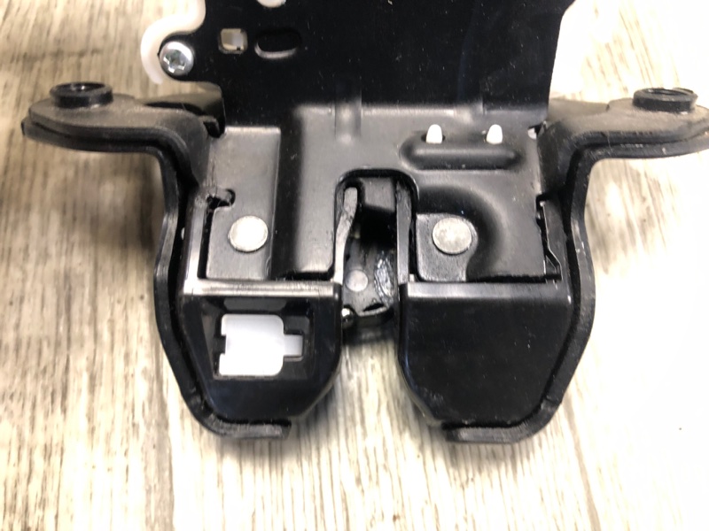 Замок крышки багажника QASHQAI/ROGUE SPORT 14- 2020 J11 2.0L MR20DD