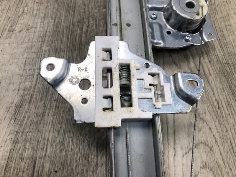 Стеклоподъемник передний правый NISSAN QASHQAI/ROGUE SPORT 14- J11 2.0L MR20DD Стеклоподъемник передний правый NISSAN QASHQAI/ROGUE SPORT 14- J11 2.0L MR20DD