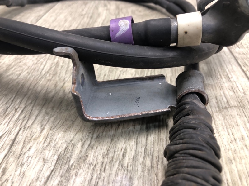 Трос стояночного тормоза задний левый NISSAN QASHQAI/ROGUE SPORT 14- J11 2.0L MR20DD