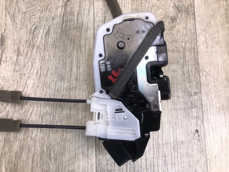 Замок двери задний правый QASHQAI/ROGUE SPORT 14- 2020 J11 2.0L MR20DD