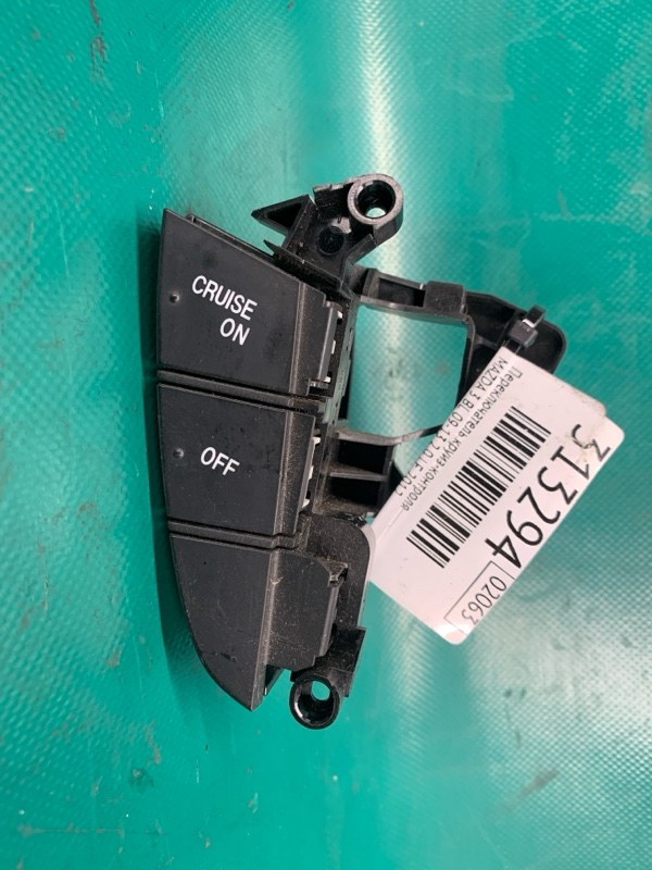 Запчасть переключатель круиз-контроля левый MAZDA 3 BL 09-13 2012 2.0 LF BBM2-66-4M8 Б/У Переключатель круиз-контроля левый MAZDA 3 BL 09-13 2012 2.0 LF BBM2-66-4M8 Б/У