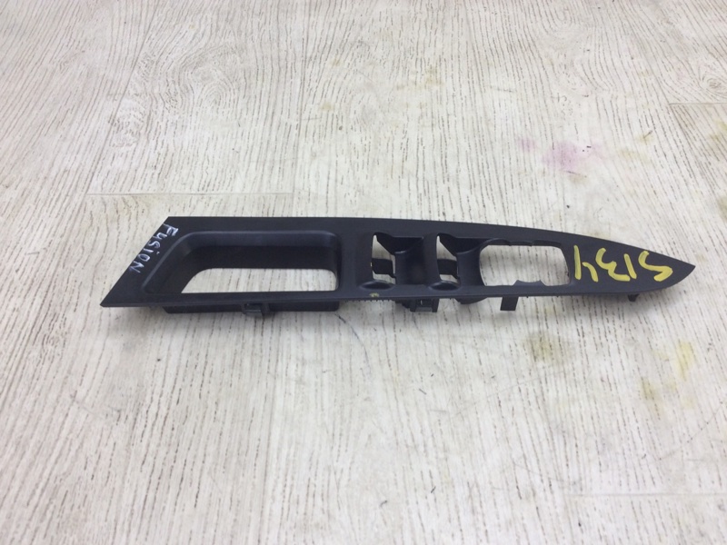 Накладка кнопок стеклоподъемника передняя левая FUSION 14- 2017 SEDAN C20HDTX