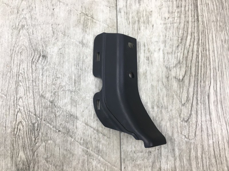 Накладка петли крышки багажника левая MITSUBISHI OUTLANDER XL 05-13 2007 2.4 4B12 5817A047 Б/У