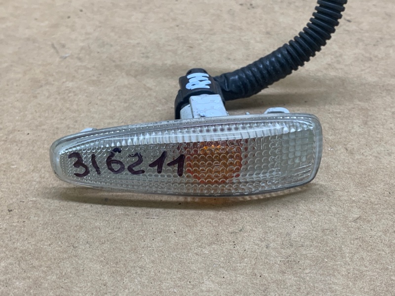 Повторитель поворота в крыло MITSUBISHI ASX / OUTLANDER SPORT 10-21 2012 2.0 4B11 8351A039 Б/У