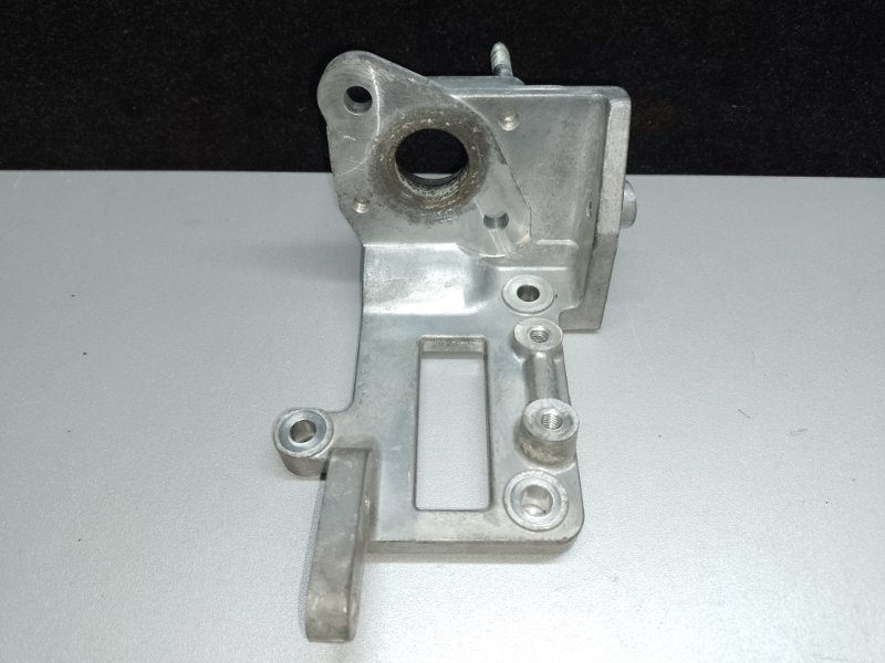 Крепление клапана EGR ALTIMA 19- 2.5