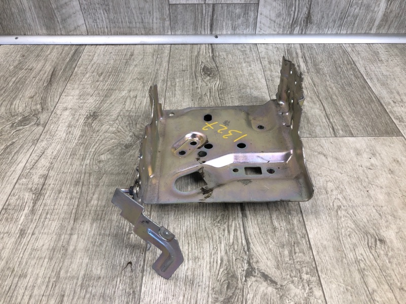 Полка аккумулятора NISSAN QASHQAI/ROGUE SPORT 14- 2020 J11 2.0L MR20DD 23714-6MR0A Б/У