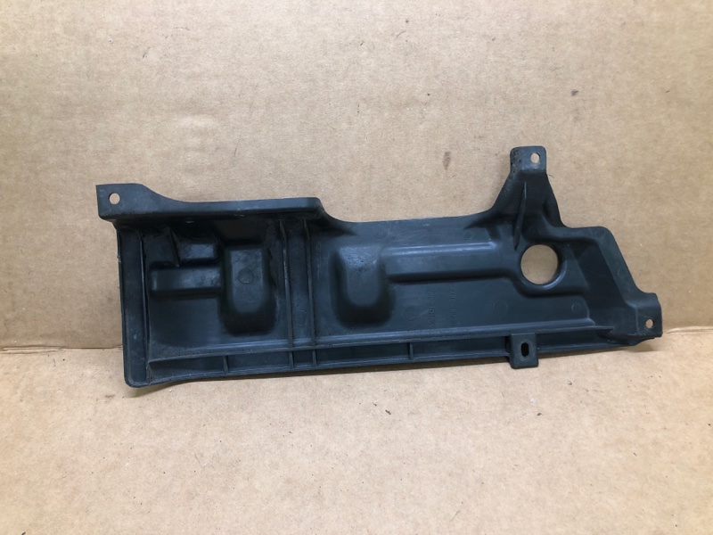 Дефлектор радиатора правый SX4 06-13 2008 2.0 J20A