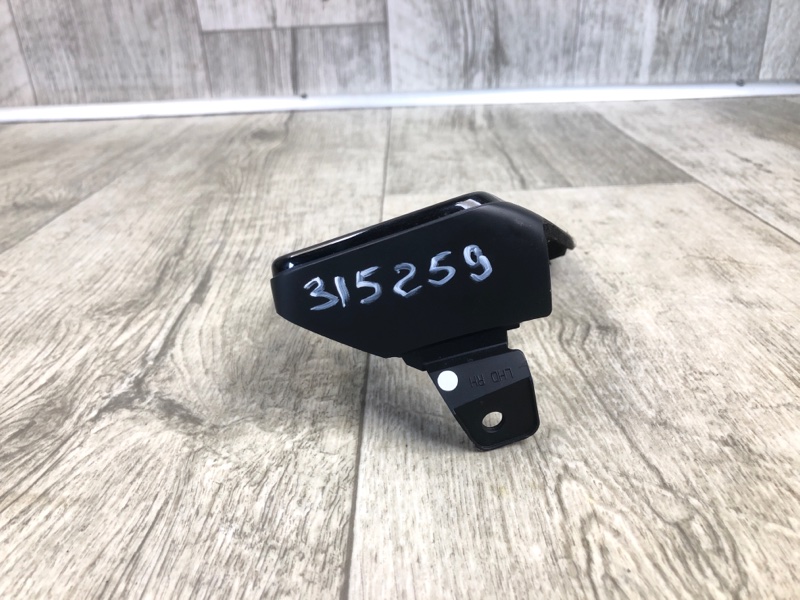 Дефлектор воздушный правый NISSAN QASHQAI/ROGUE SPORT 14- J11 2.0L MR20DD