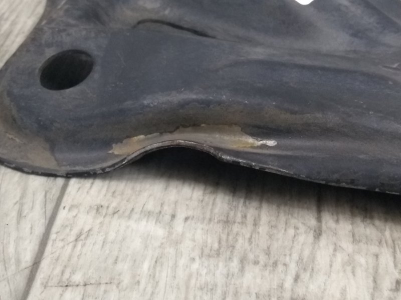 Крепление балки подвески левое TOYOTA CAMRY 30 02-06