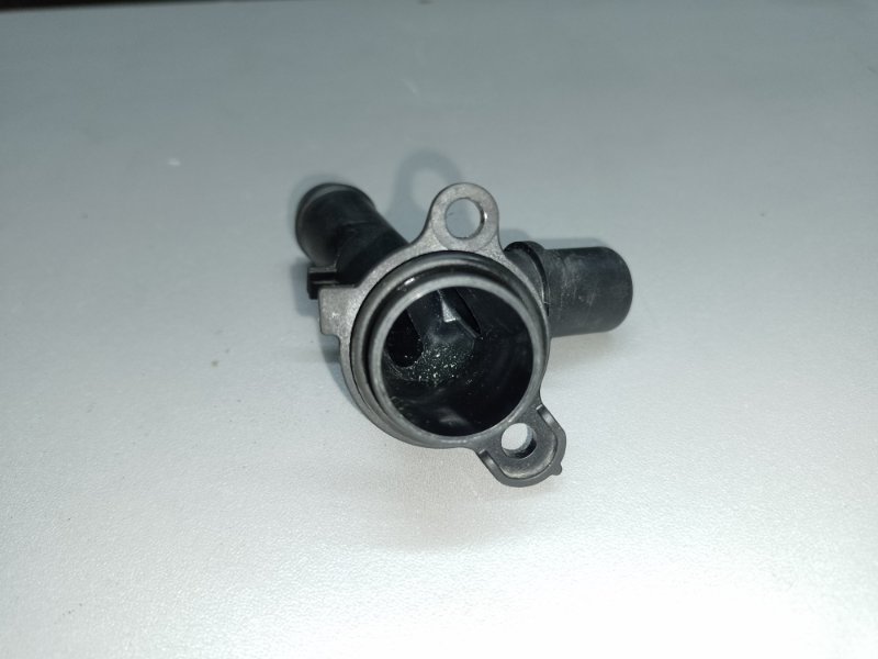 Фланец системы охлаждения CX-5 (KF) 16-21 2018 2.5 PY-VPS