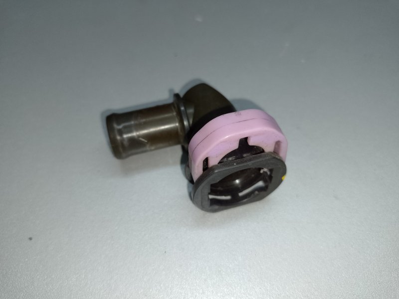 Фланец системы охлаждения MAZDA CX-5 (KF) 16-21 2018 2.5 PY-VPS B37F-61-240 Б/У