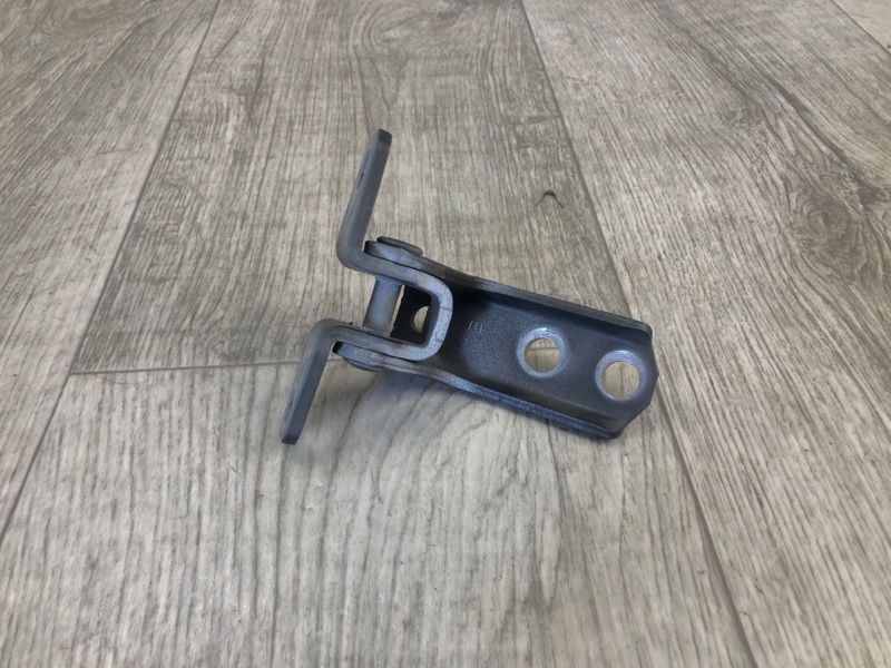 Запчасть петля двери верхняя передняя левая MITSUBISHI OUTLANDER XL 05-13 2007 2.4 4B12 5702A005 Б/У Петля двери верхняя передняя левая MITSUBISHI OUTLANDER XL 05-13 2007 2.4 4B12 5702A005 Б/У