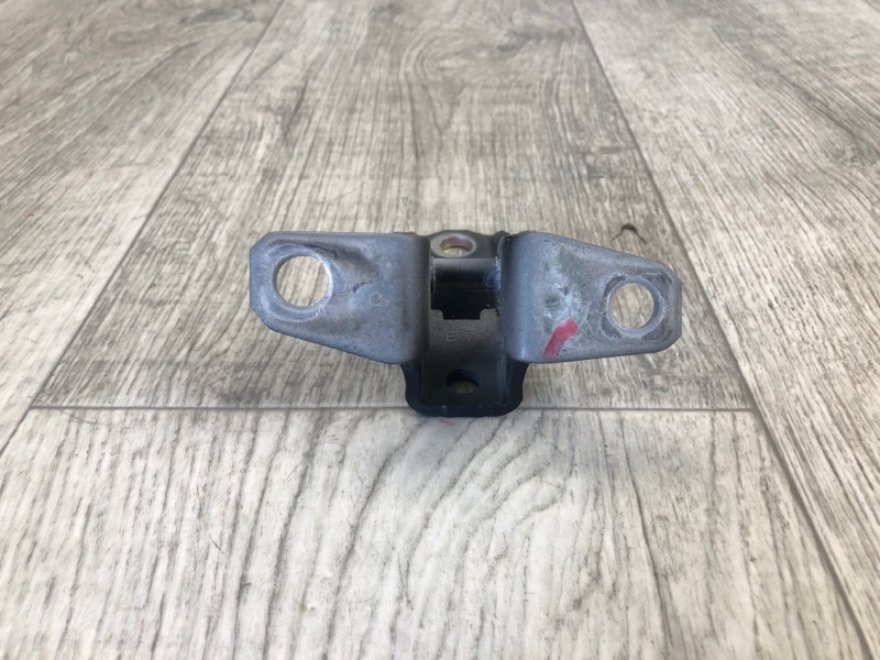 Петля двери верхняя передняя левая MITSUBISHI OUTLANDER XL 05-13 2.4 4B12 Петля двери верхняя передняя левая MITSUBISHI OUTLANDER XL 05-13 2.4 4B12