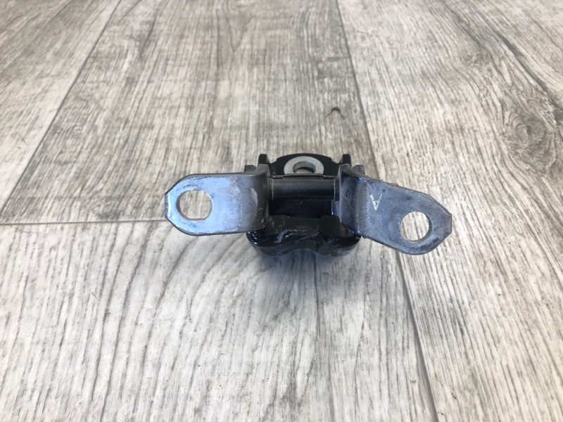 Петля двери нижняя задняя правая NISSAN QASHQAI/ROGUE SPORT 14- J11 2.0L MR20DD