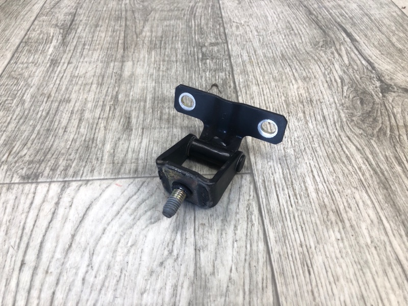 Петля крышки багажника MITSUBISHI OUTLANDER XL 05-13 2007 2.4 4B12 MR556091 Б/У