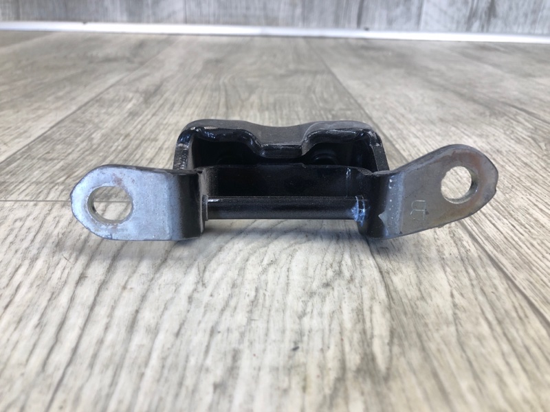 Петля двери верхняя задняя правая NISSAN QASHQAI/ROGUE SPORT 14- J11 2.0L MR20DD