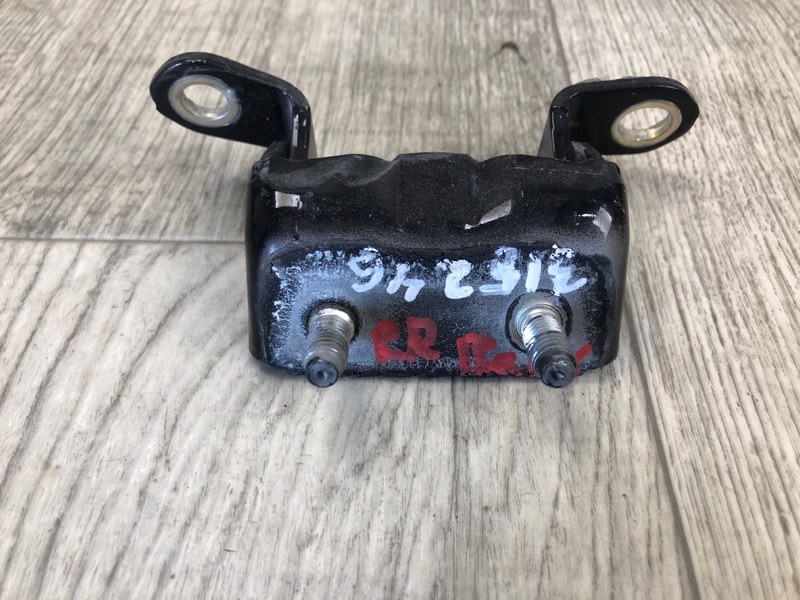 Петля двери верхняя задняя правая QASHQAI/ROGUE SPORT 14- 2020 J11 2.0L MR20DD