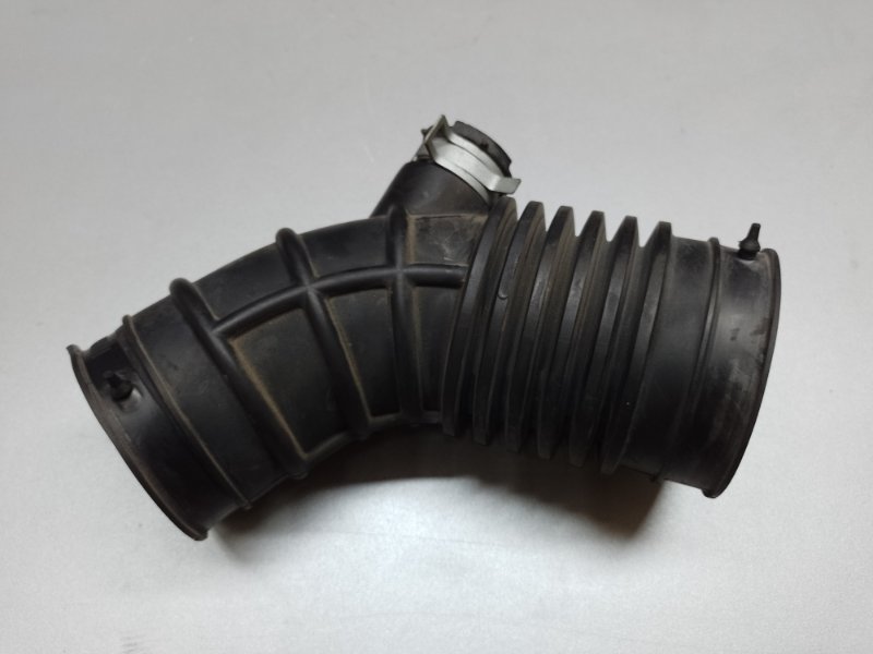 Патрубок воздушного фильтра NISSAN X-TRAIL/ROGUE T32 13-20 2017 2.5 QR25DE 16576-5HA1A Б/У