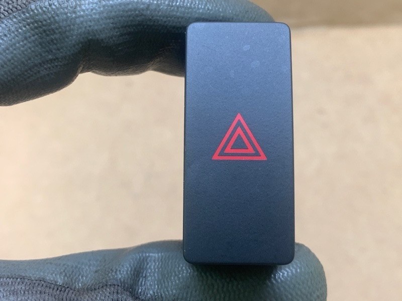 Кнопка аварийной сигнализации MAZDA 6 GJ 12- 2014 2.5 PY-VPS BHR1-66-4H0 Б/У