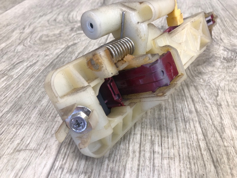 Ручка двери наружная задняя левая FORTE/CERATO TD 08-13 2009 TD 2.0 G4KD Ручка двери наружная задняя левая FORTE/CERATO TD 08-13 2009 TD 2.0 G4KD