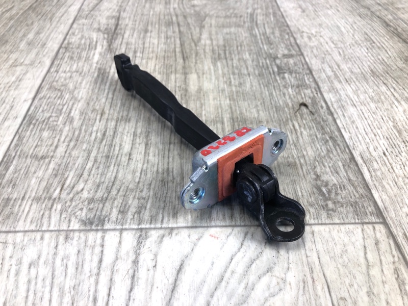 Ограничитель двери передний правый KIA FORTE/CERATO TD 08-13 2009 TD 2.0 G4KD 793901M000 Б/У