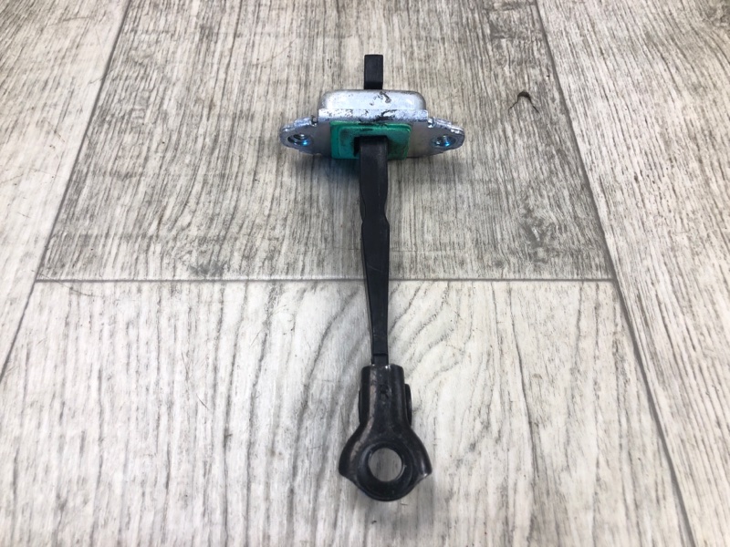 Ограничитель двери задний правый KIA FORTE/CERATO TD 08-13 TD 2.0 G4KD Ограничитель двери задний правый KIA FORTE/CERATO TD 08-13 TD 2.0 G4KD