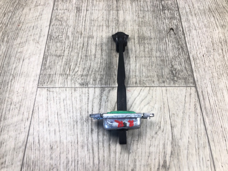 Ограничитель двери задний правый FORTE/CERATO TD 08-13 2009 TD 2.0 G4KD Ограничитель двери задний правый FORTE/CERATO TD 08-13 2009 TD 2.0 G4KD
