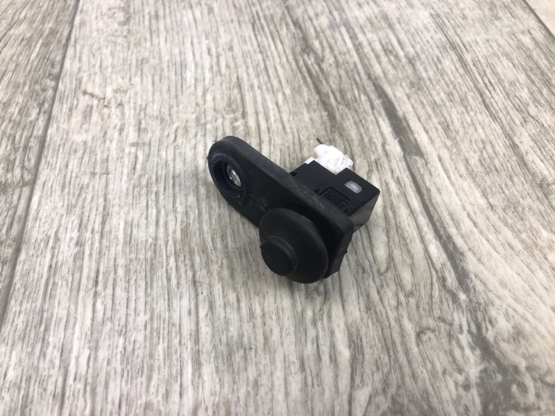 Датчик открытия двери KIA FORTE/CERATO TD 08-13 2009 TD 2.0 G4KD 935601M500 Б/У