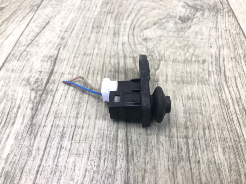 Датчик открытия двери KIA FORTE/CERATO TD 08-13 TD 2.0 G4KD