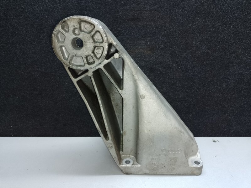 Запчасть кронштейн двигателя VOLKSWAGEN TOUAREG 02-10 2007 BHK 3.6 022 199 308 Б/У Кронштейн двигателя VOLKSWAGEN TOUAREG 02-10 2007 BHK 3.6 022 199 308 Б/У