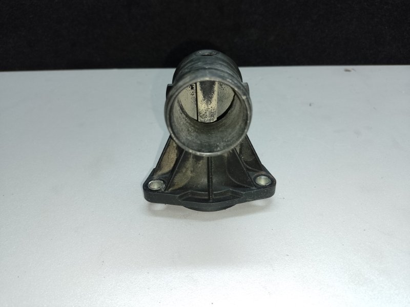 Крышка термостата TOUAREG 02-10 2007 BHK 3.6