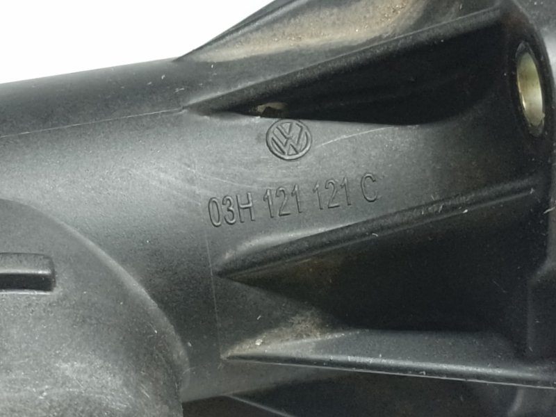 Крышка термостата TOUAREG 02-10 2007 BHK 3.6