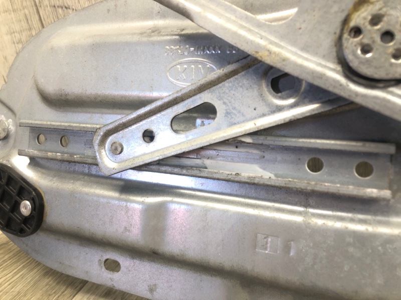 Стеклоподъемник задний левый FORTE/CERATO TD 08-13 2009 TD 2.0 G4KD