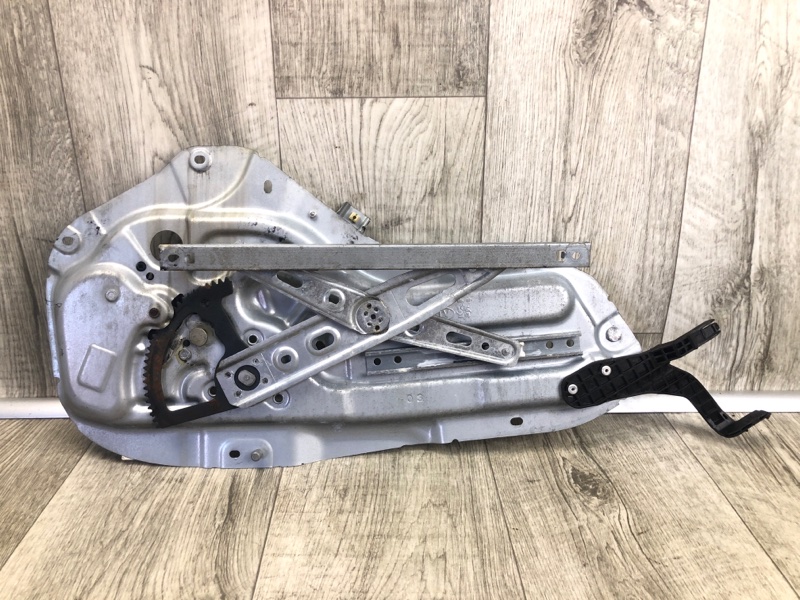 Запчасть стеклоподъемник задний правый KIA FORTE/CERATO TD 08-13 2009 TD 2.0 G4KD 834021M010 Б/У Стеклоподъемник задний правый KIA FORTE/CERATO TD 08-13 2009 TD 2.0 G4KD 834021M010 Б/У