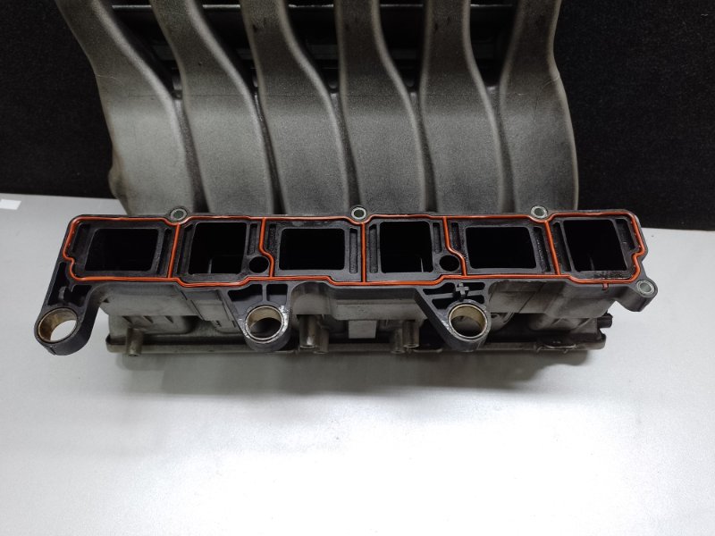 Коллектор впускной TOUAREG 02-10 2007 BHK 3.6