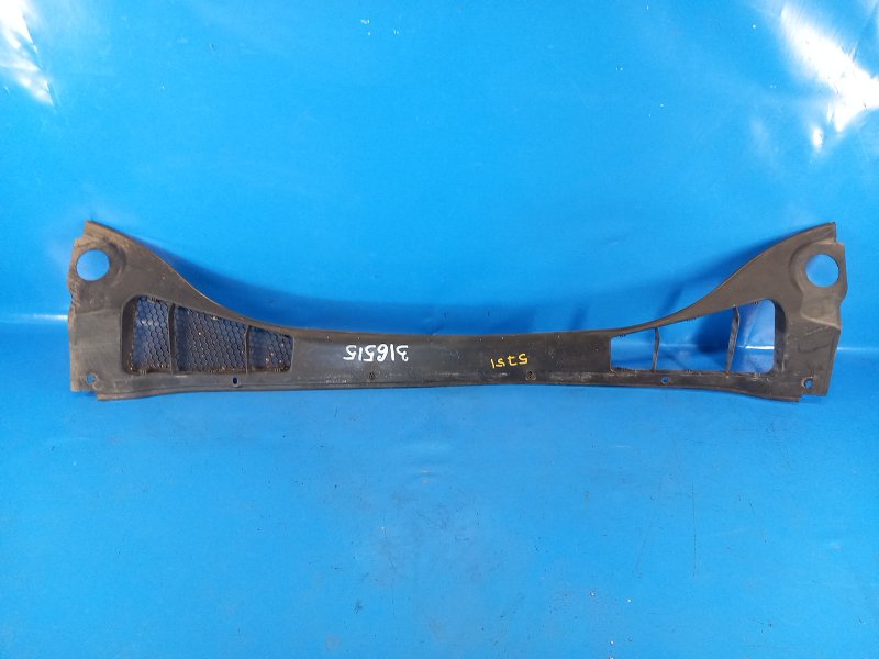 Пластик под лобовое стекло / Жабо FORD FOCUS 10-18 2017 2.0 BM51A02216AF Б/У