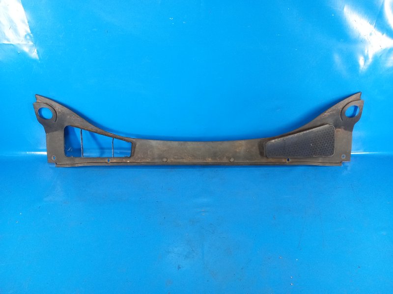 Пластик под лобовое стекло / Жабо FOCUS 10-18 2017 2.0