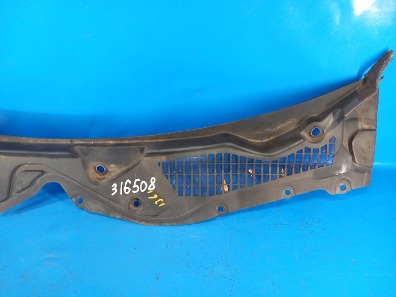 Пластик под лобовое стекло / Жабо FORD MUSTANG 15- 3.7 C37PDED