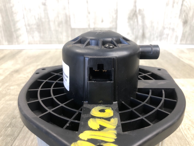 Моторчик печки OUTLANDER XL 05-13 2007 2.4 4B12 Моторчик печки OUTLANDER XL 05-13 2007 2.4 4B12