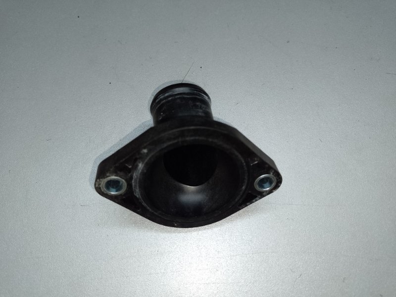 Крышка термостата NISSAN QASHQAI/ROGUE SPORT 14- J11 2.0L MR20DD