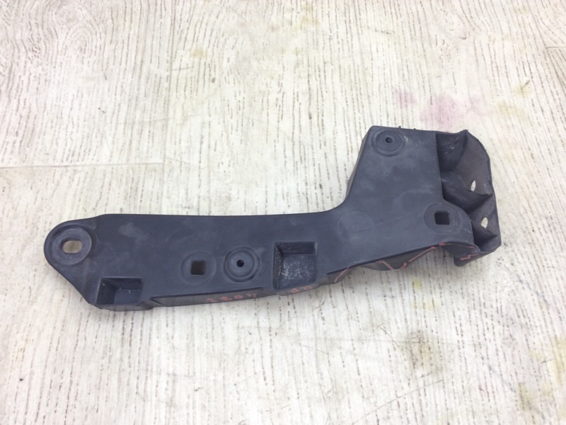 Кронштейн заднего бампера правый CAMRY 70 17- 2018 GSV70 2.5 A25AFKS