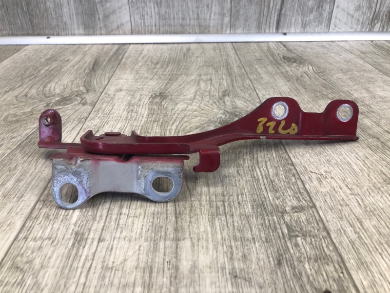 Петля капота левая KIA FORTE/CERATO TD 08-13 TD 2.0 G4KD Петля капота левая KIA FORTE/CERATO TD 08-13 TD 2.0 G4KD