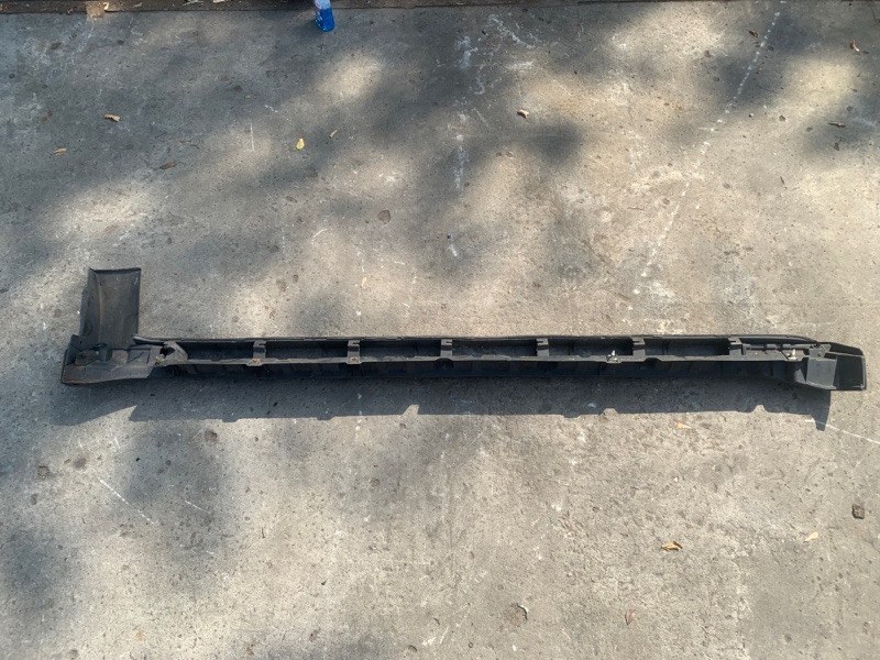 Накладка порога наружная правая OUTLANDER 03-07 2003 2.4 4G69