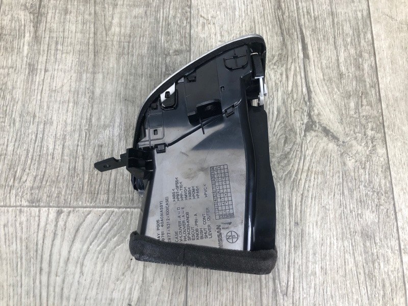 Дефлектор воздушный передний левый Q50 15-20 2016 SEDAN 2.0T M274