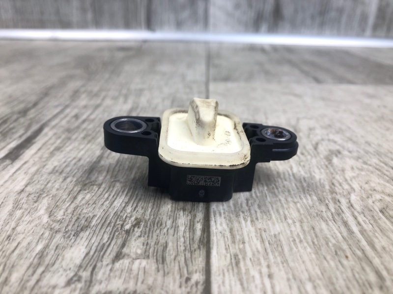 Датчик удара передний INFINITI Q50 15-20 SEDAN 2.0T M274