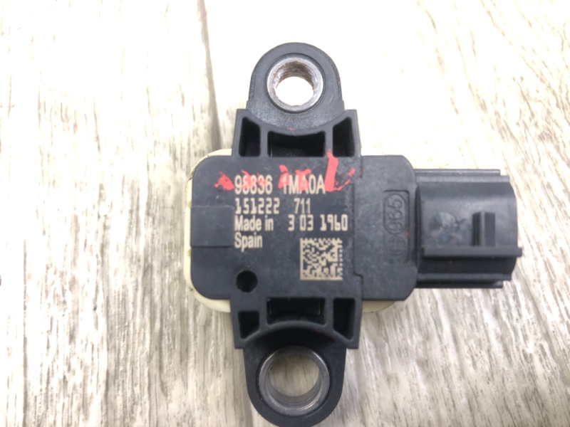 Датчик удара передний Q50 15-20 2016 SEDAN 2.0T M274