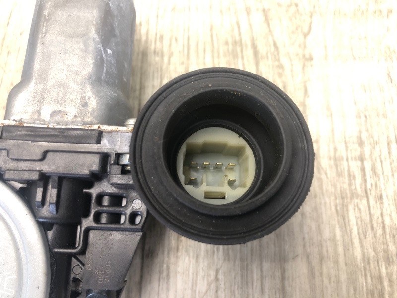 Стеклоподъемник задний левый Q50 15-20 2016 SEDAN 2.0T M274