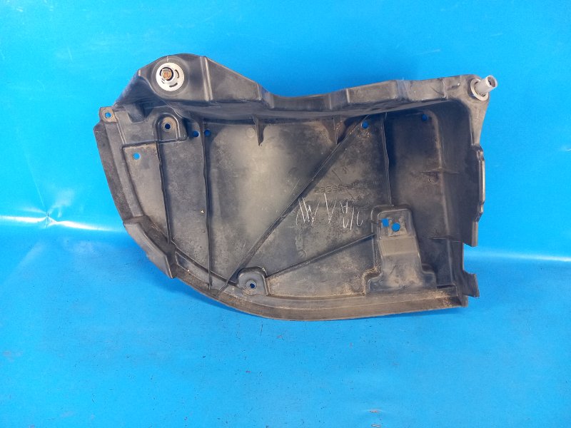 Защита заднего бампера левая TOYOTA PRIUS 16- 1.8 2ZRFXE