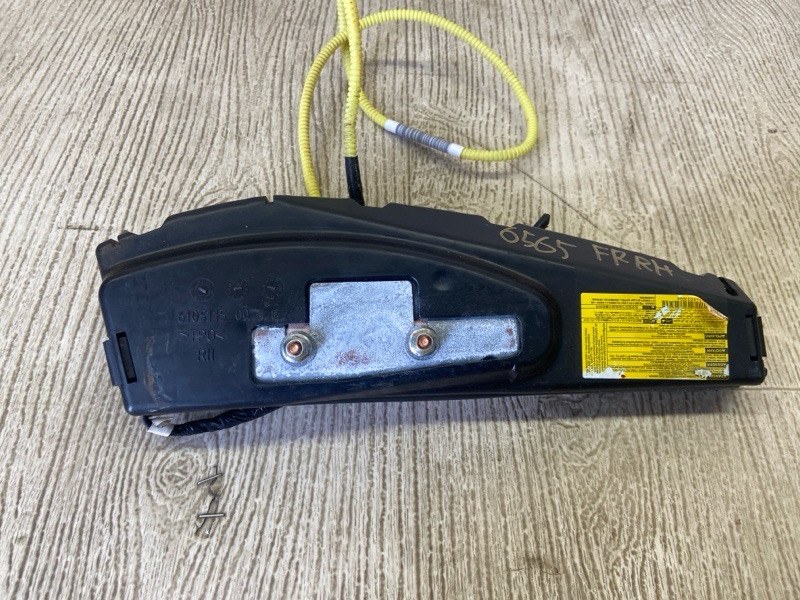 Подушка безопасности в сиденье передняя правая SUBARU LEGACY 09-15 BM 2012 SEDAN 3.6 EZ36 98201AJ02B Б/У